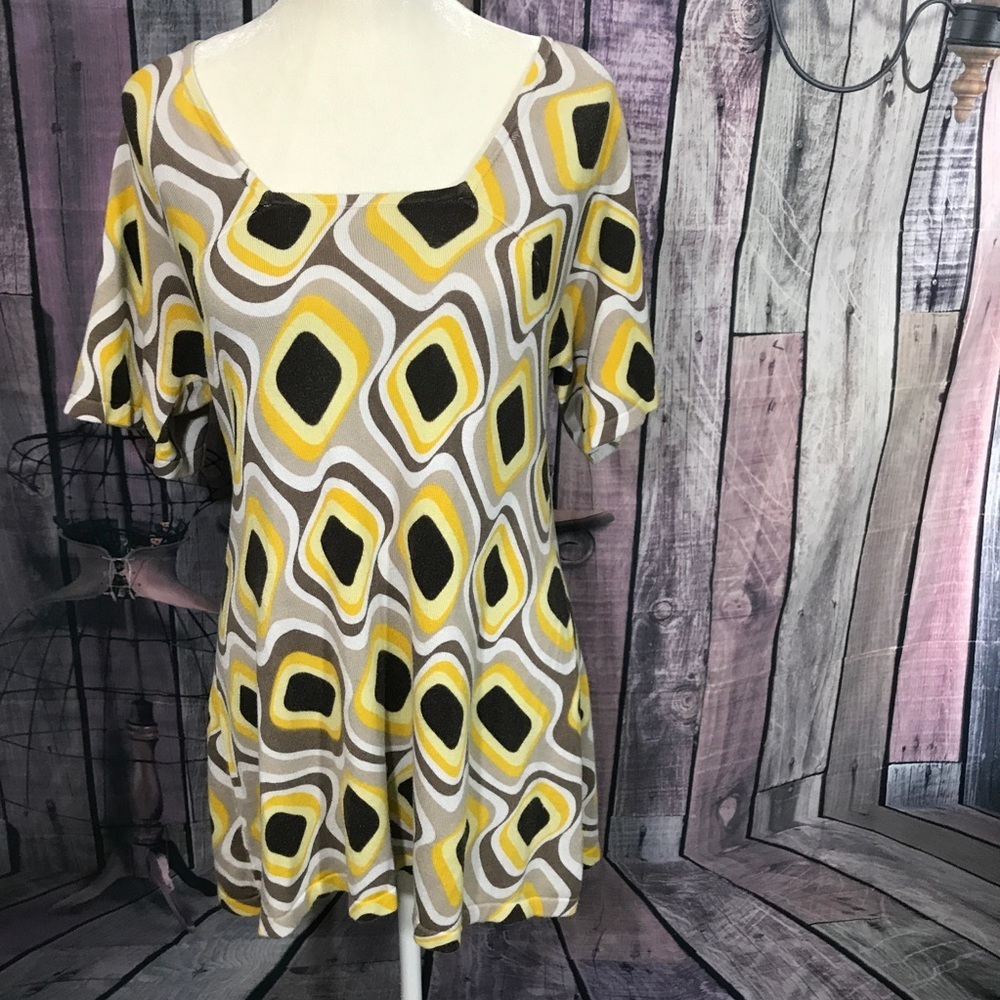 Geometric print top - Picture 2 of 6